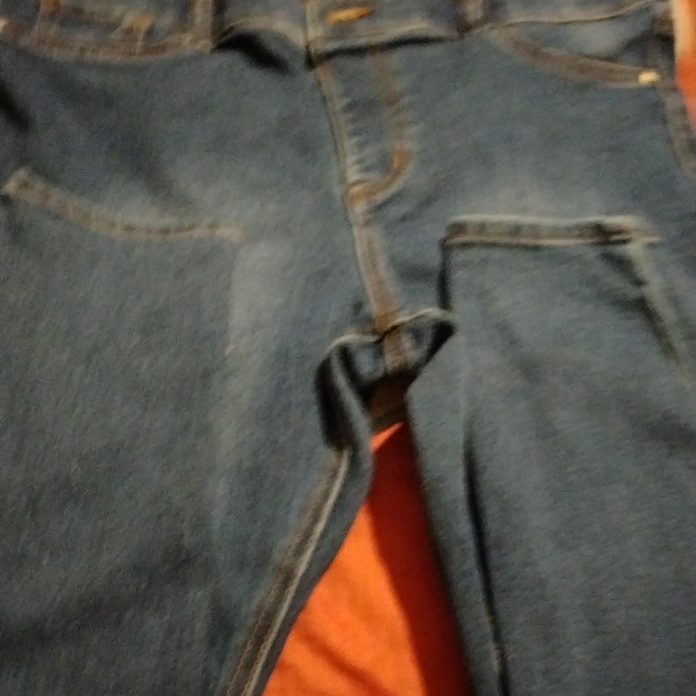 Flexible and stretchabke feather weight blue jeans or leggings worn once,brand n